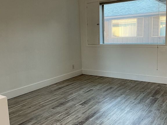5th image of 2741 Brooks Ave NE #5