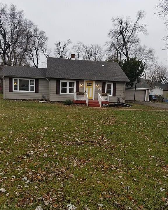 2nd image of 112 W Funderburg Rd