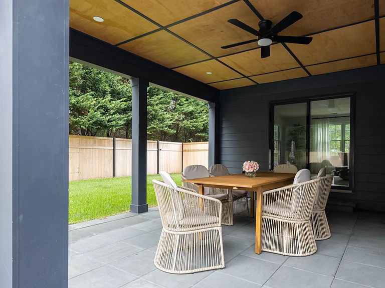 685 Springs Fireplace Rd — Photo 17