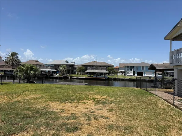 1173 Sailfish St, Hitchcock, TX 77563
