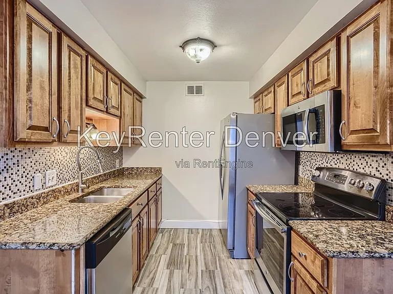 7665 E Eastman Ave #201-C — Photo 9