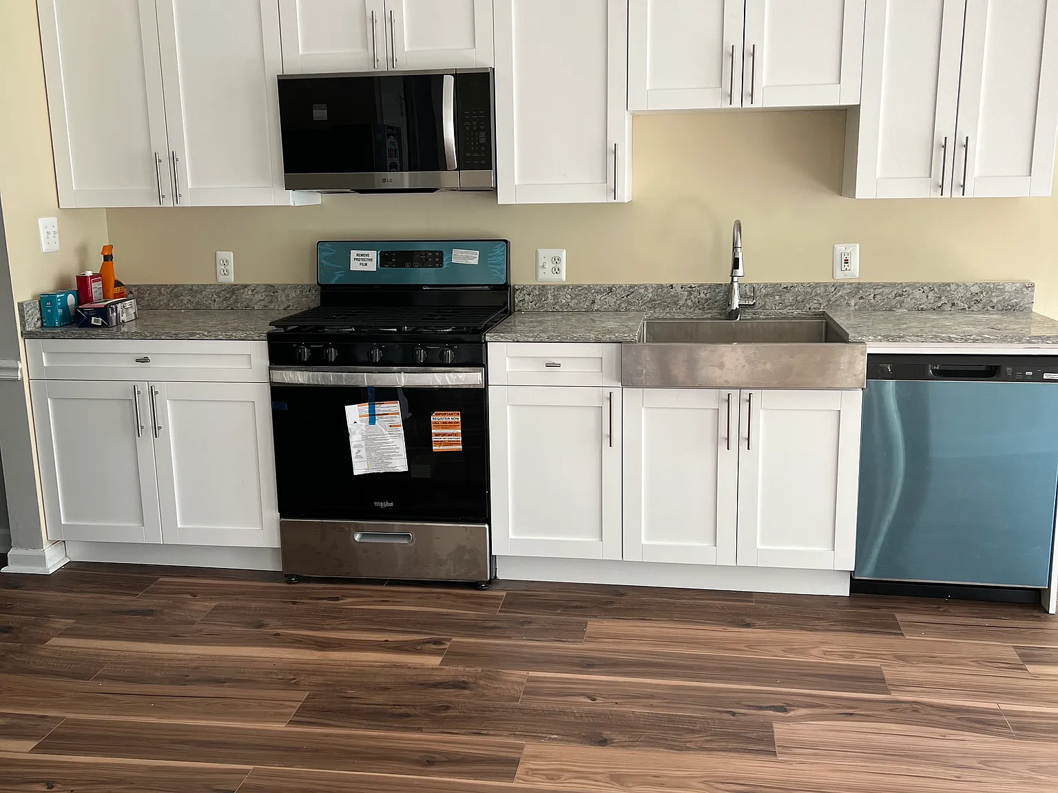 4 bed, 3.5 bath, 1612 sqft, $3,000 — Photo 3