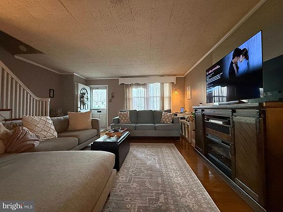 5th image of 6239 Montague St