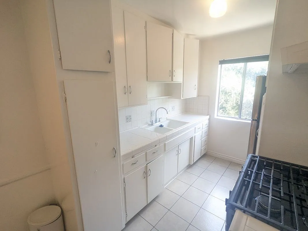 2 bed, 2.0 bath, 900 sqft, $2,250 — Photo 4