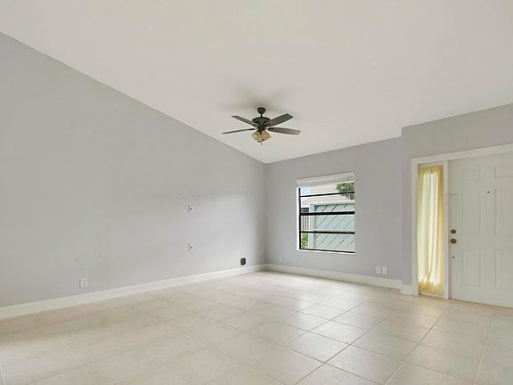 2nd image of 103 Lakewood Dr APT 23D