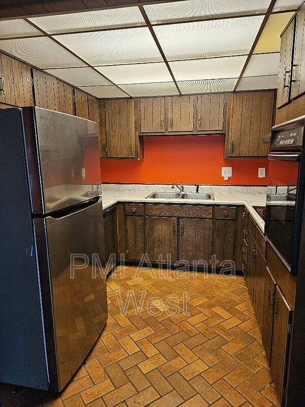 3 bed, 2.0 bath, 1665 sqft, $1,900 — Photo 4