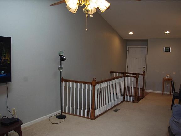 4th image of 350 Westline Ct