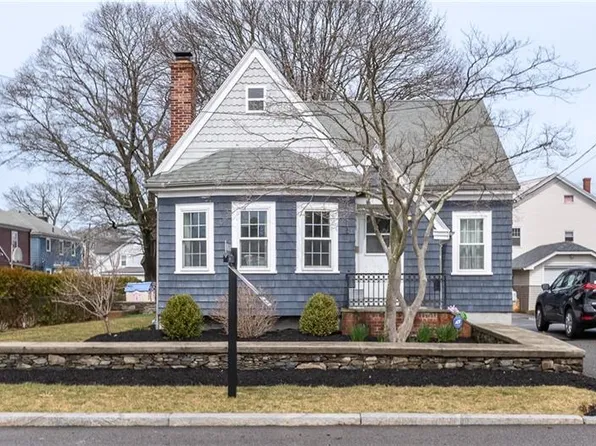 10 Kent Ave, East Providence, RI 02914