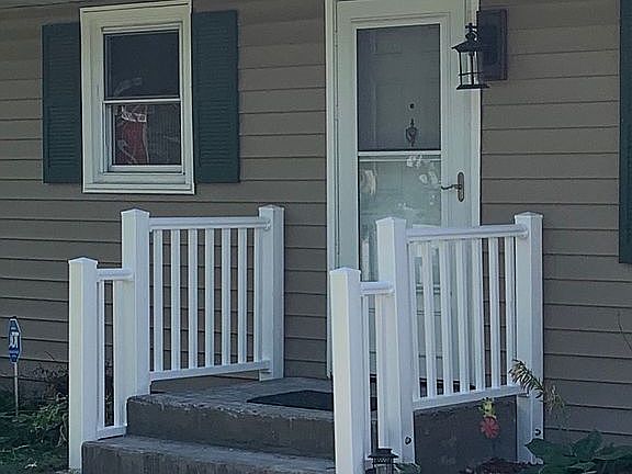 2nd image of 5621 Harmony Ave