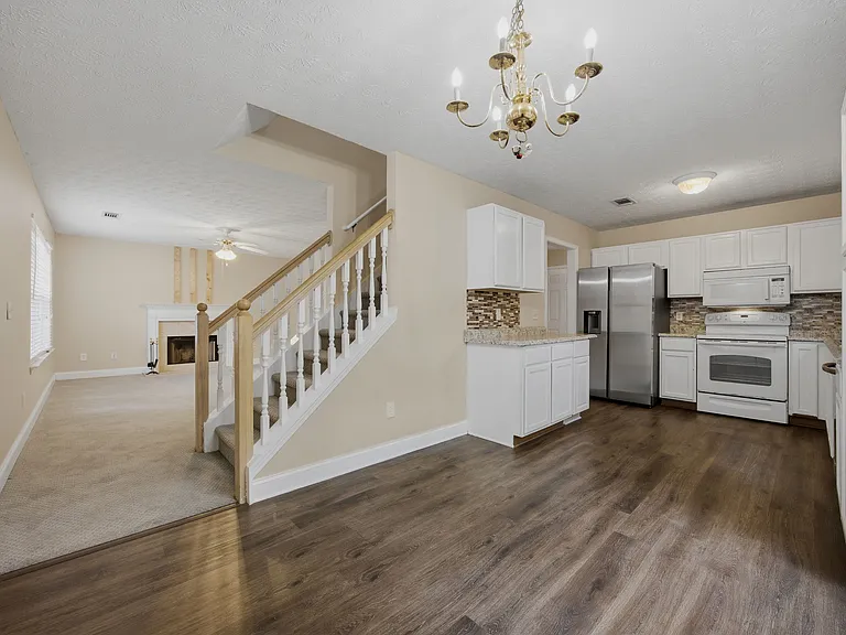5054 Lancashire Ct — Photo 8