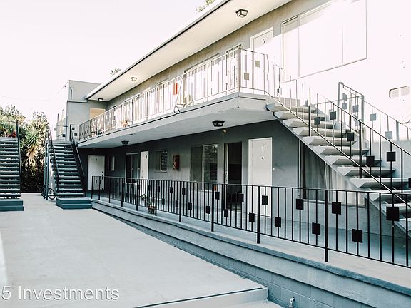 4th image of 1349 N Martel Ave APT 2