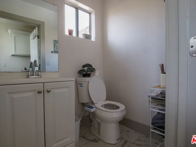 2223 W 78th Pl — Photo 18