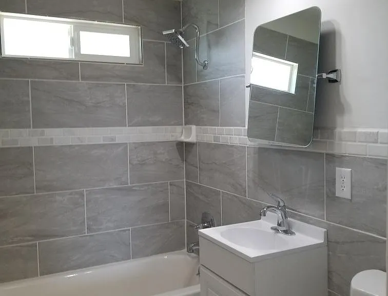 204 Cottonwood Ln #1 — Photo 2