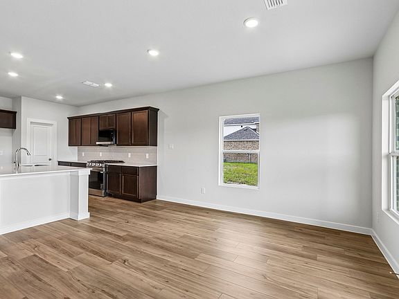 4th image of 1509 Xavier St