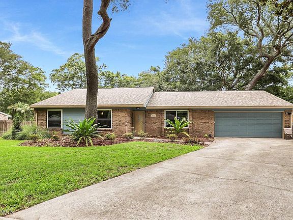 2nd image of 522 Goldenrod Ln N