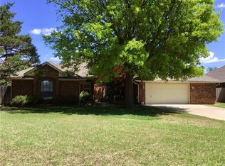 7004 Twin Lakes Cir, Warr Acres, OK 73132
