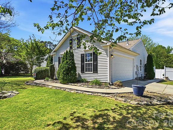 3rd image of 3307 Southern Ginger Dr
