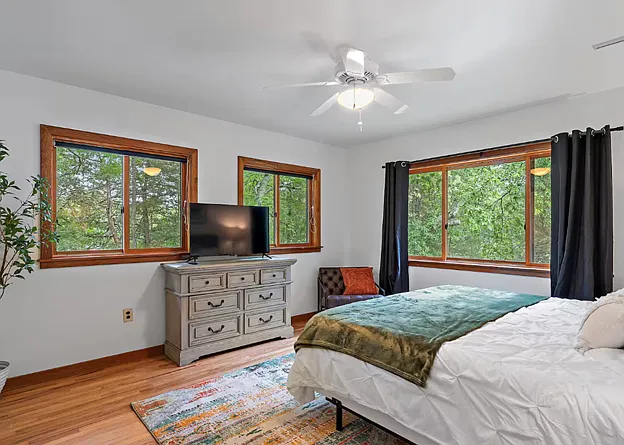 3 bed, 2260 sqft, $3,500 — Photo 4