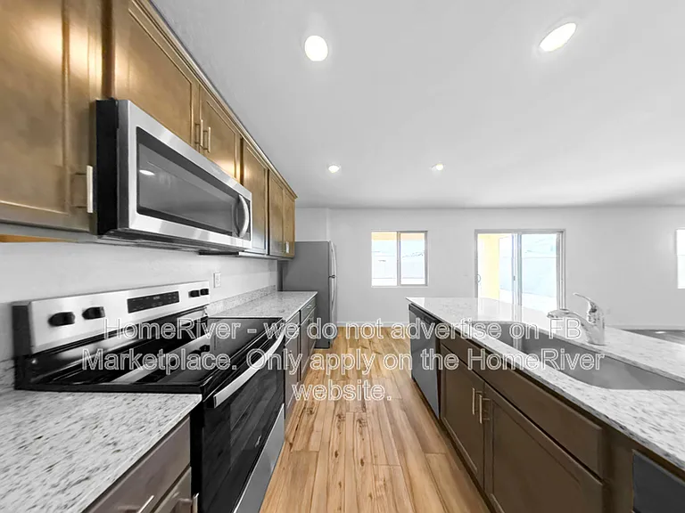 1091 W West Virginia Ave — Photo 6