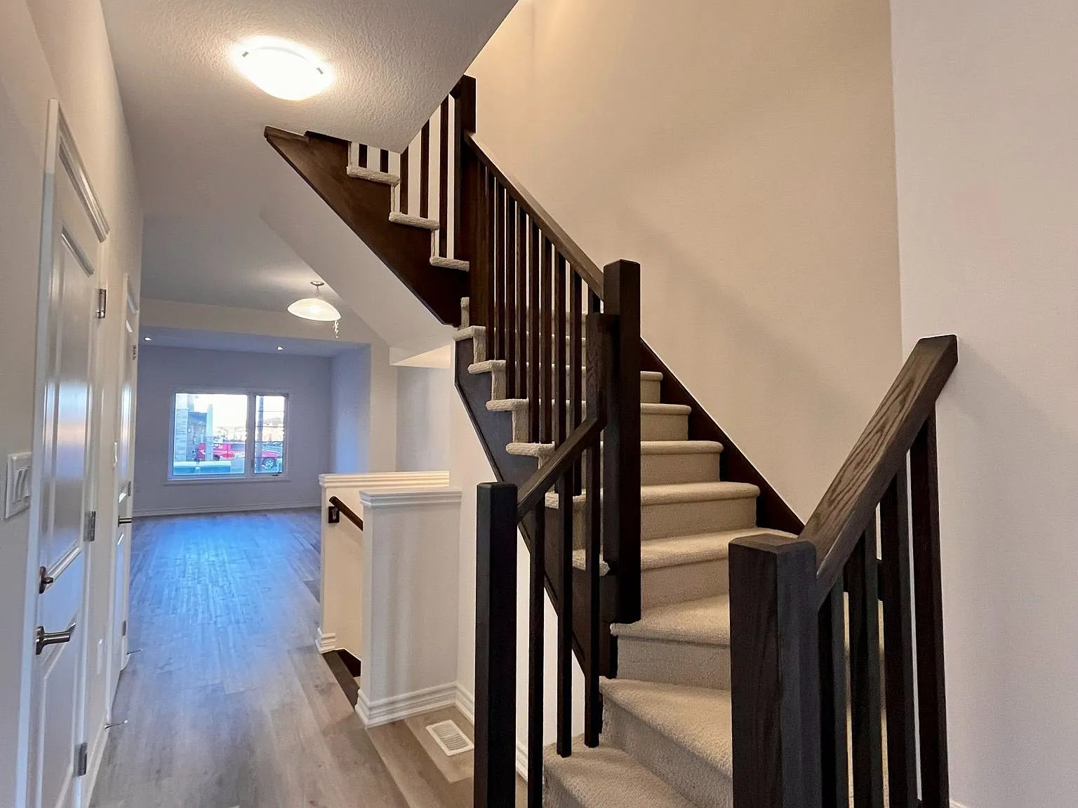 3 bed, $2,500 — Photo 2