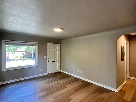 5th image of 7869-7879 SE Milwaukie Ave #7869