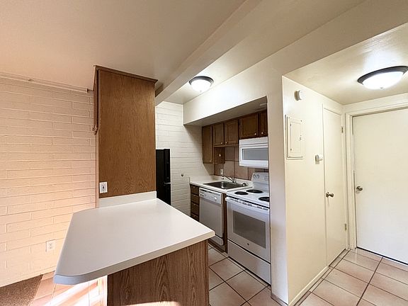 2nd image of 599 N Darwin St APT 2