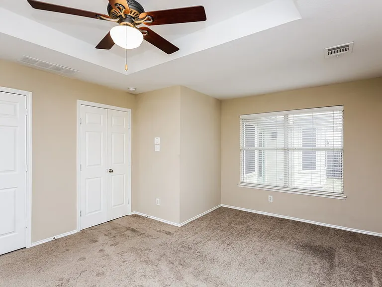 1037 Harriman Dr — Photo 10