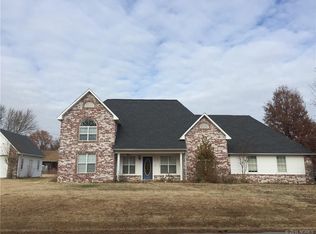 1503 SE 15th St, Wagoner, OK 74467