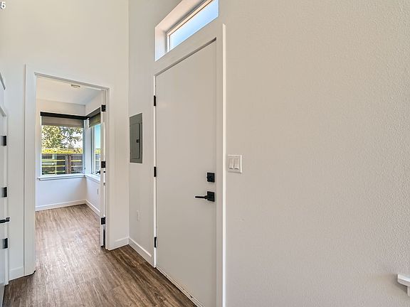 4th image of 4215 NE Highland Ct