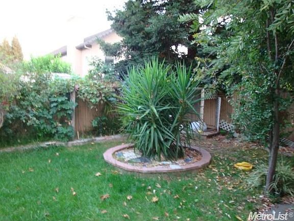 2nd image of 5549 Laguna Park Dr