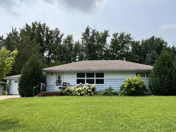 830 Des Moines Dr, Windom, MN 56101