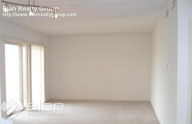 2nd image of 6463 N Northwest Hwy APT 101