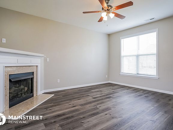 4th image of 212 Haywood Ln