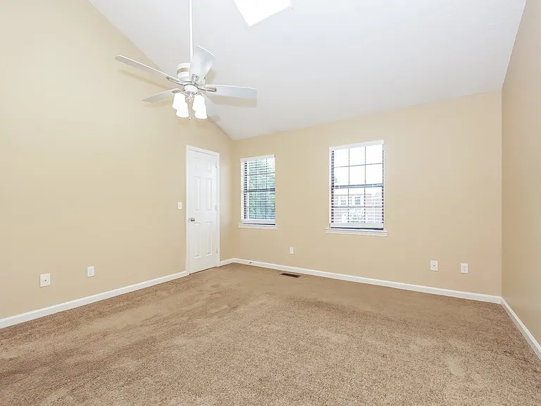 232 Thistle Ln — Photo 11
