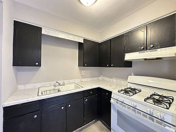 5th image of 4337 Prescott Ave APT 2B