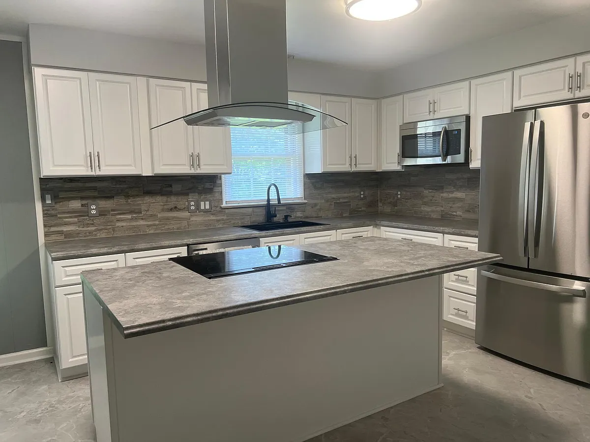 Large all new designer eat in kitchen. - 805 Sycamore Ln