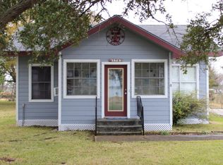 1703 E Bayshore Dr, Palacios, TX 77465