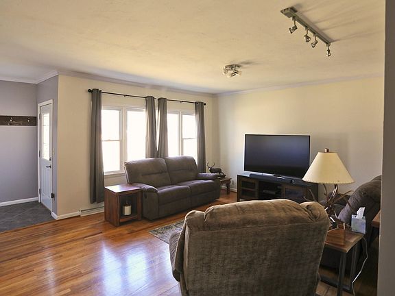 4th image of 1228 N Delaware Ave