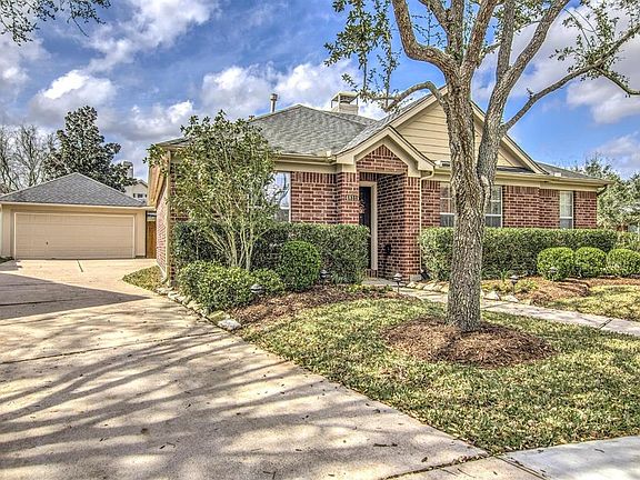 2nd image of 4811 Waterside Village Ct