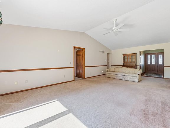 4th image of 129 Wisteria Dr