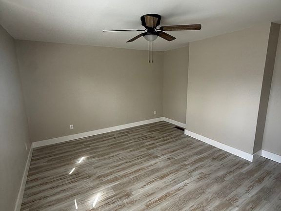 4th image of 215 N 1st St