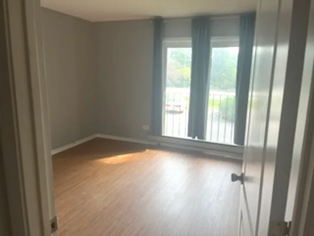 2 bed, 988 sqft, $1,900 — Photo 4