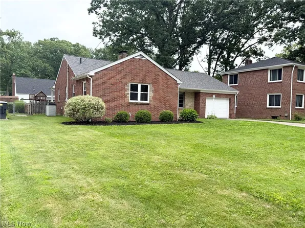 546 Belvedere Ave NE, Warren, OH 44483