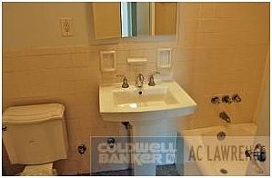 2nd image of 235 E 19th St