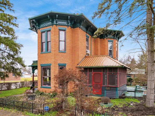 219 E High St, Ashley, OH 43003