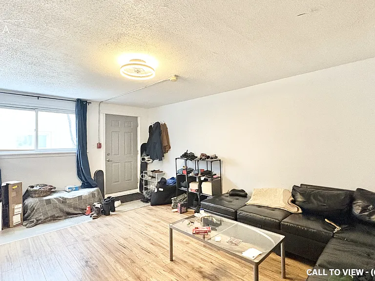210 Armstrong St #4 — Photo 1