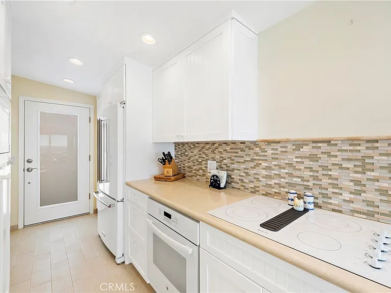 1051A Gaviota Dr — Photo 12