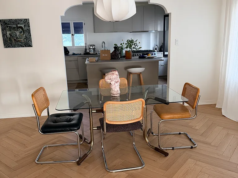 dining room into kitchen