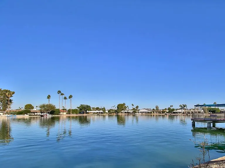10747 W Hope Dr — Photo 29