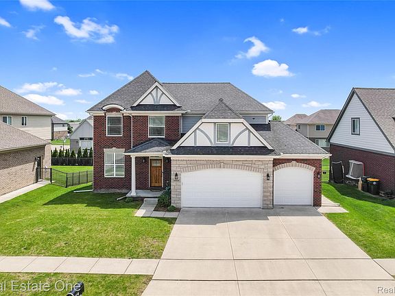 4th image of 26608 Fountain View Blvd